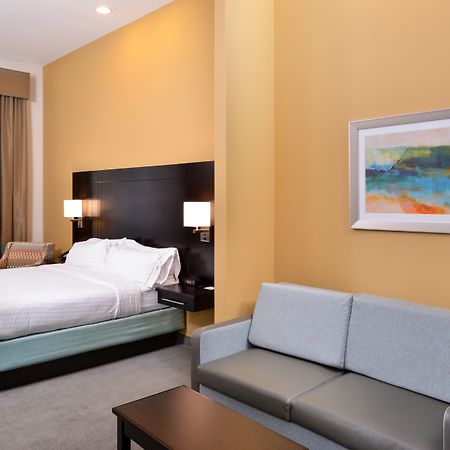 Holiday Inn Express & Suites Austin South By Ihg Exterior photo