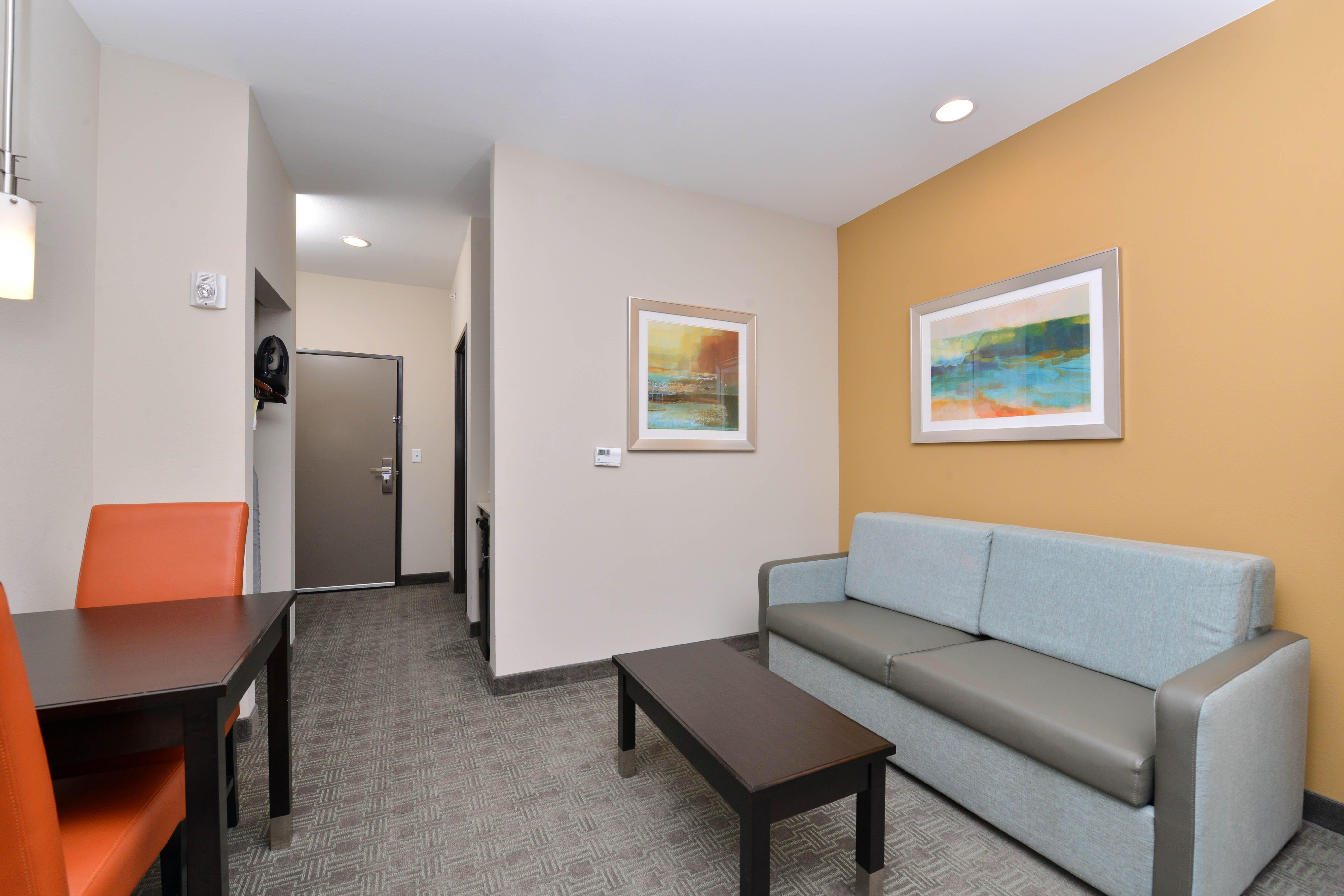 Holiday Inn Express & Suites Austin South By Ihg Exterior photo