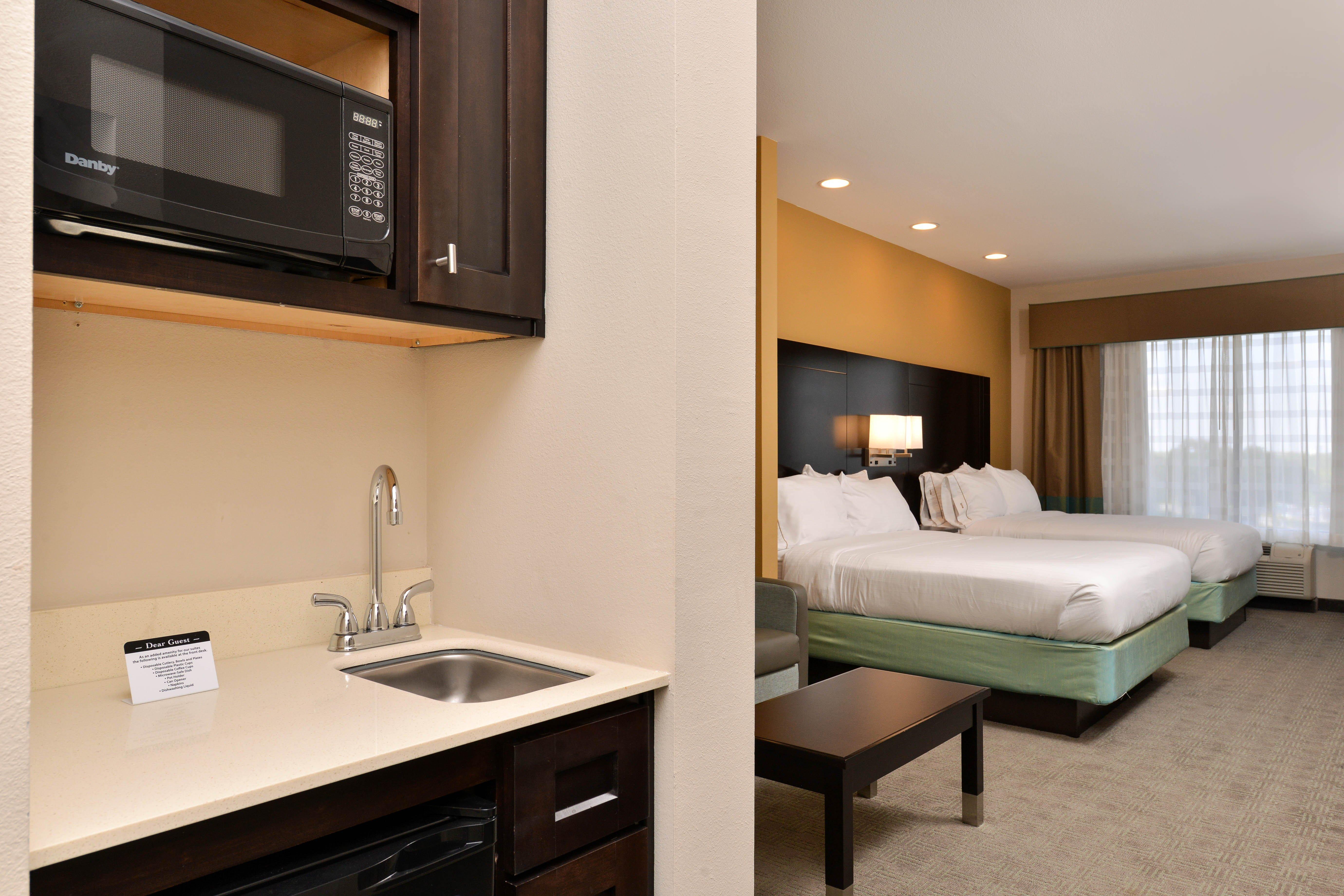 Holiday Inn Express & Suites Austin South By Ihg Exterior photo