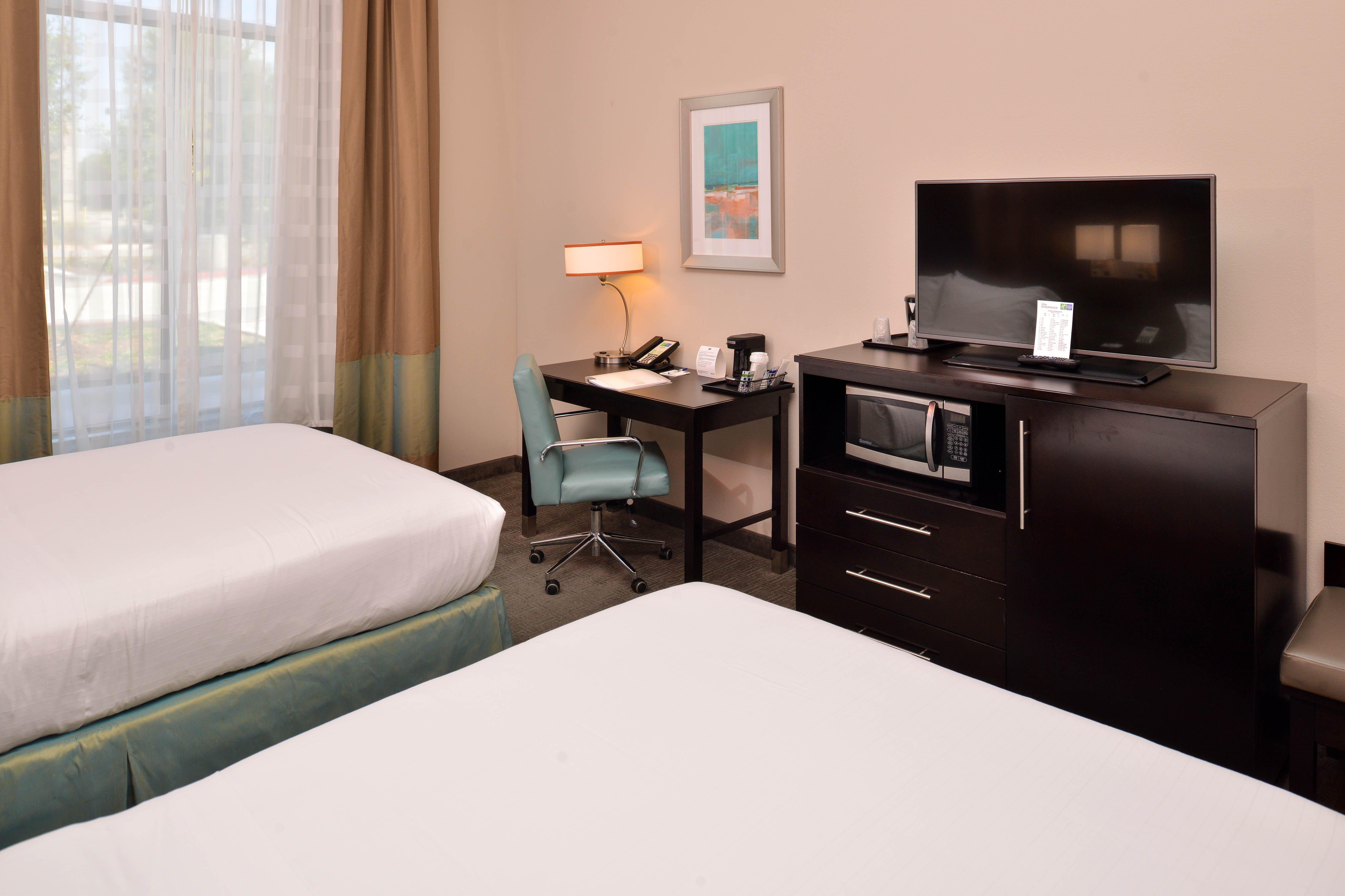 Holiday Inn Express & Suites Austin South By Ihg Exterior photo