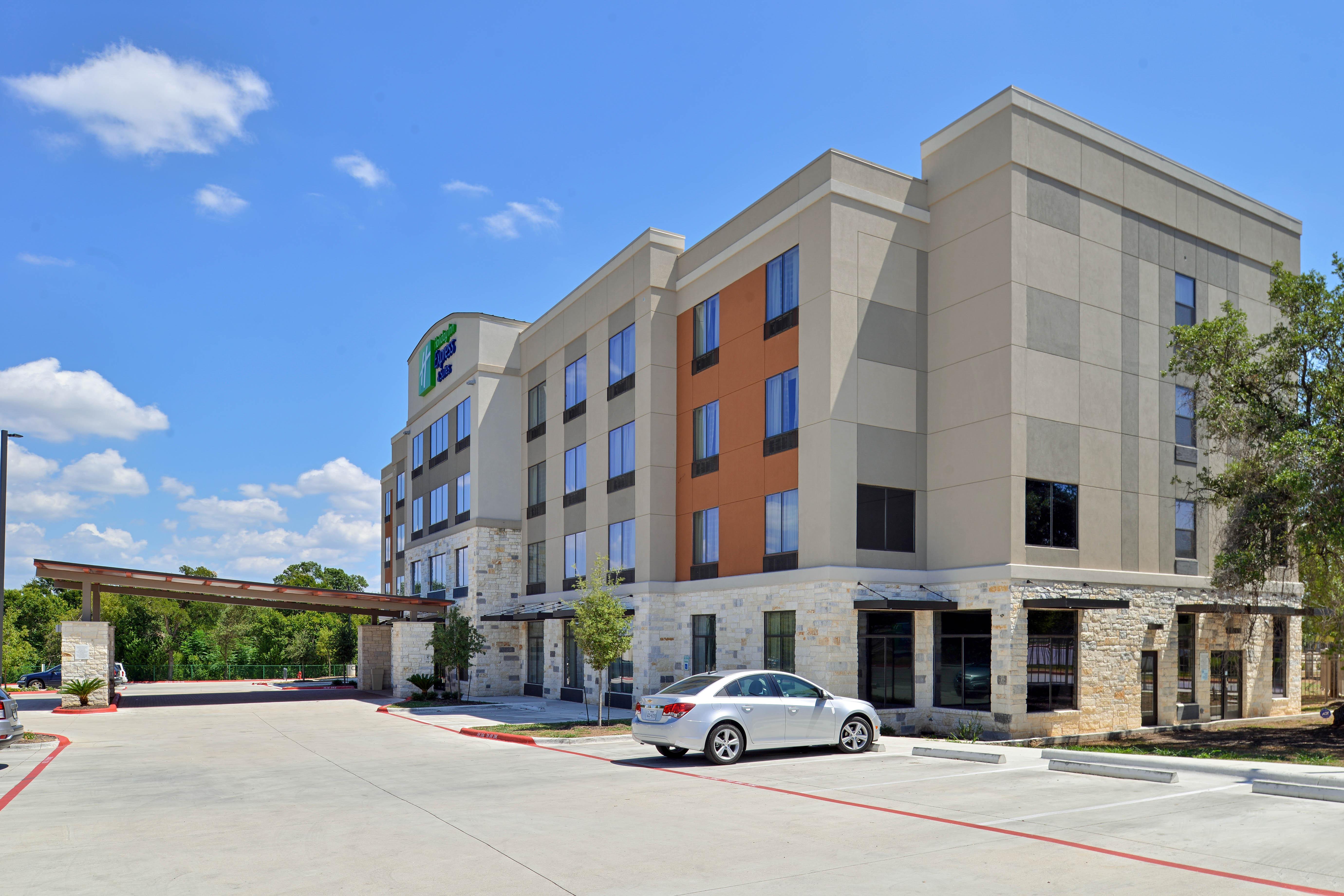 Holiday Inn Express & Suites Austin South By Ihg Exterior photo