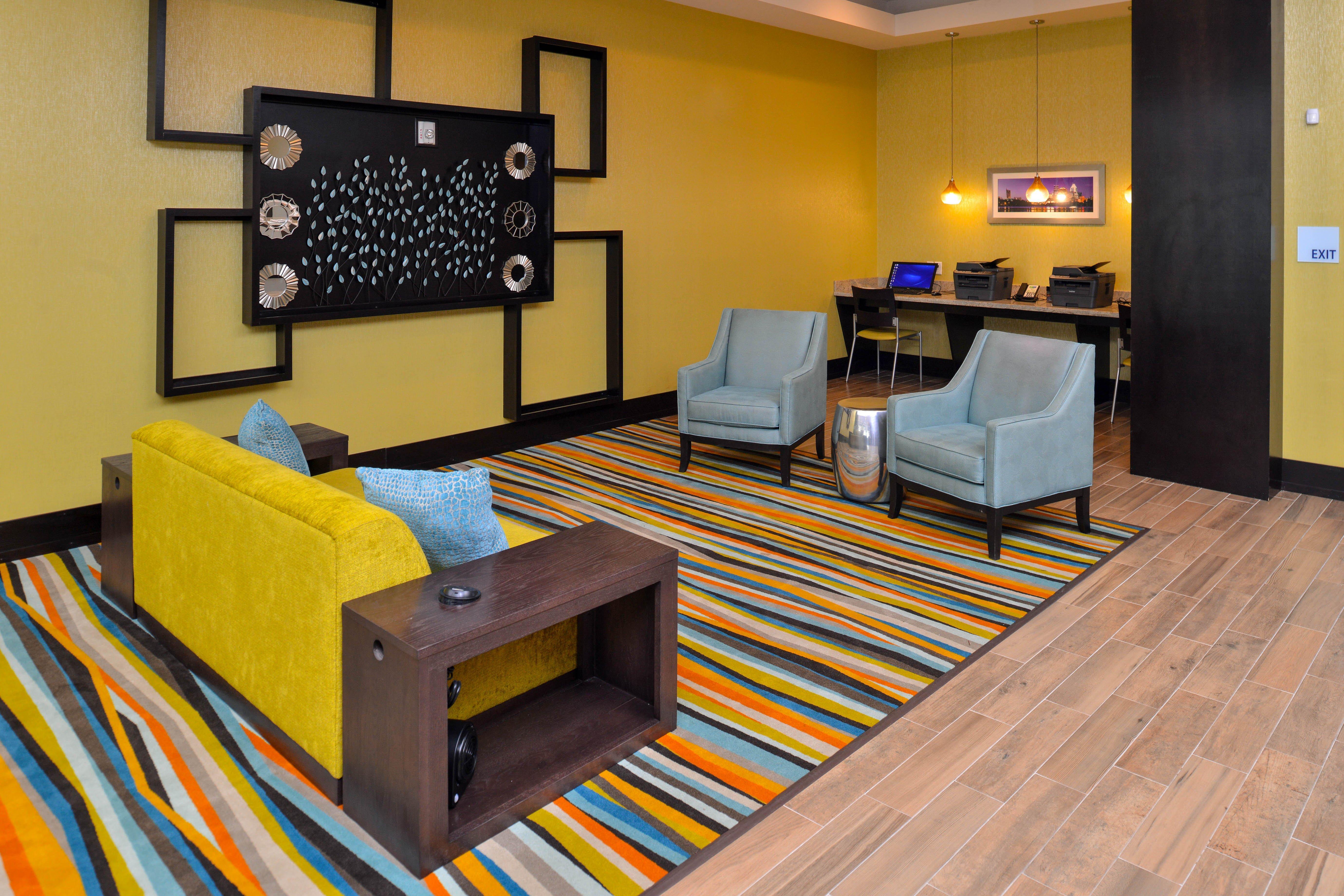Holiday Inn Express & Suites Austin South By Ihg Exterior photo