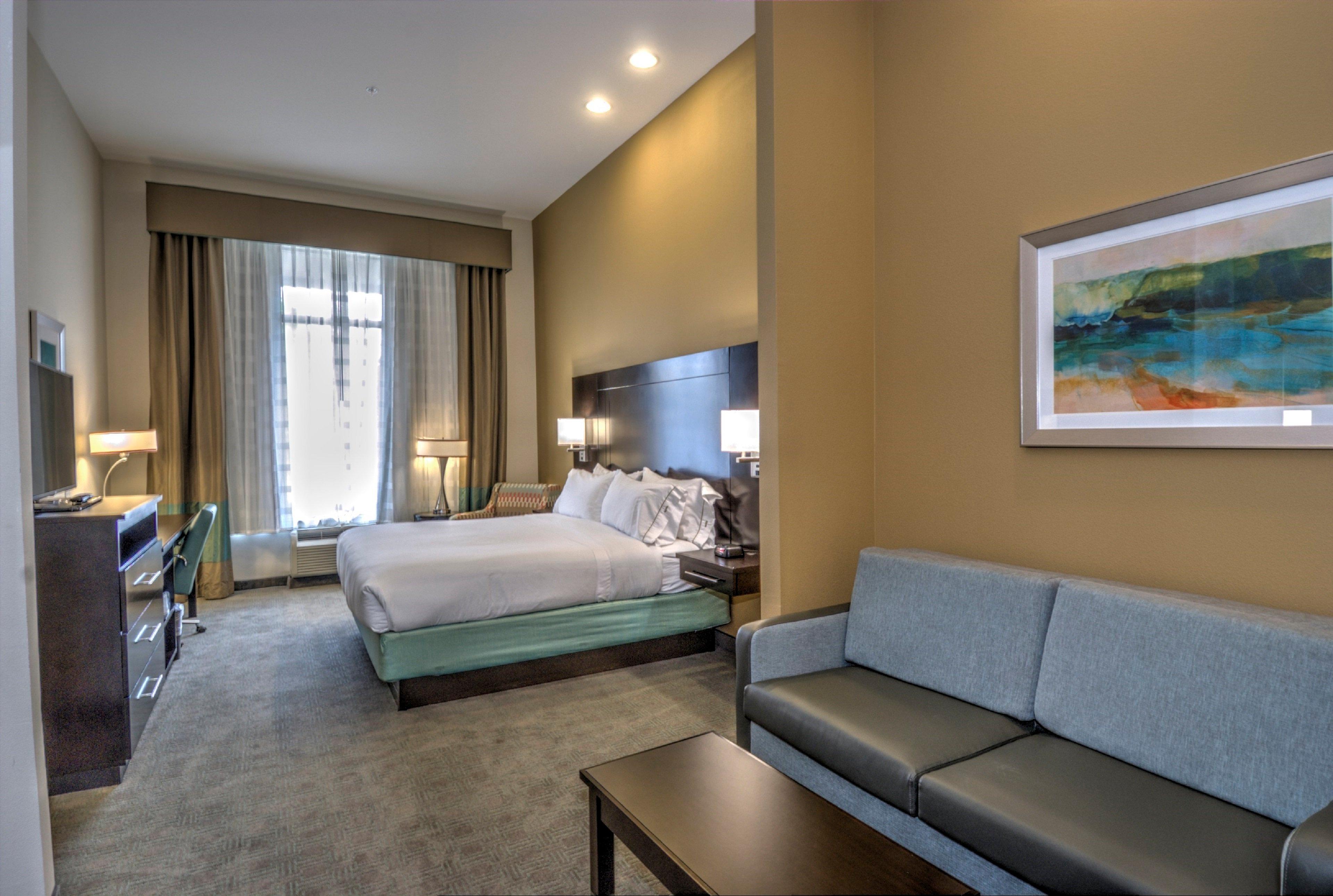 Holiday Inn Express & Suites Austin South By Ihg Exterior photo