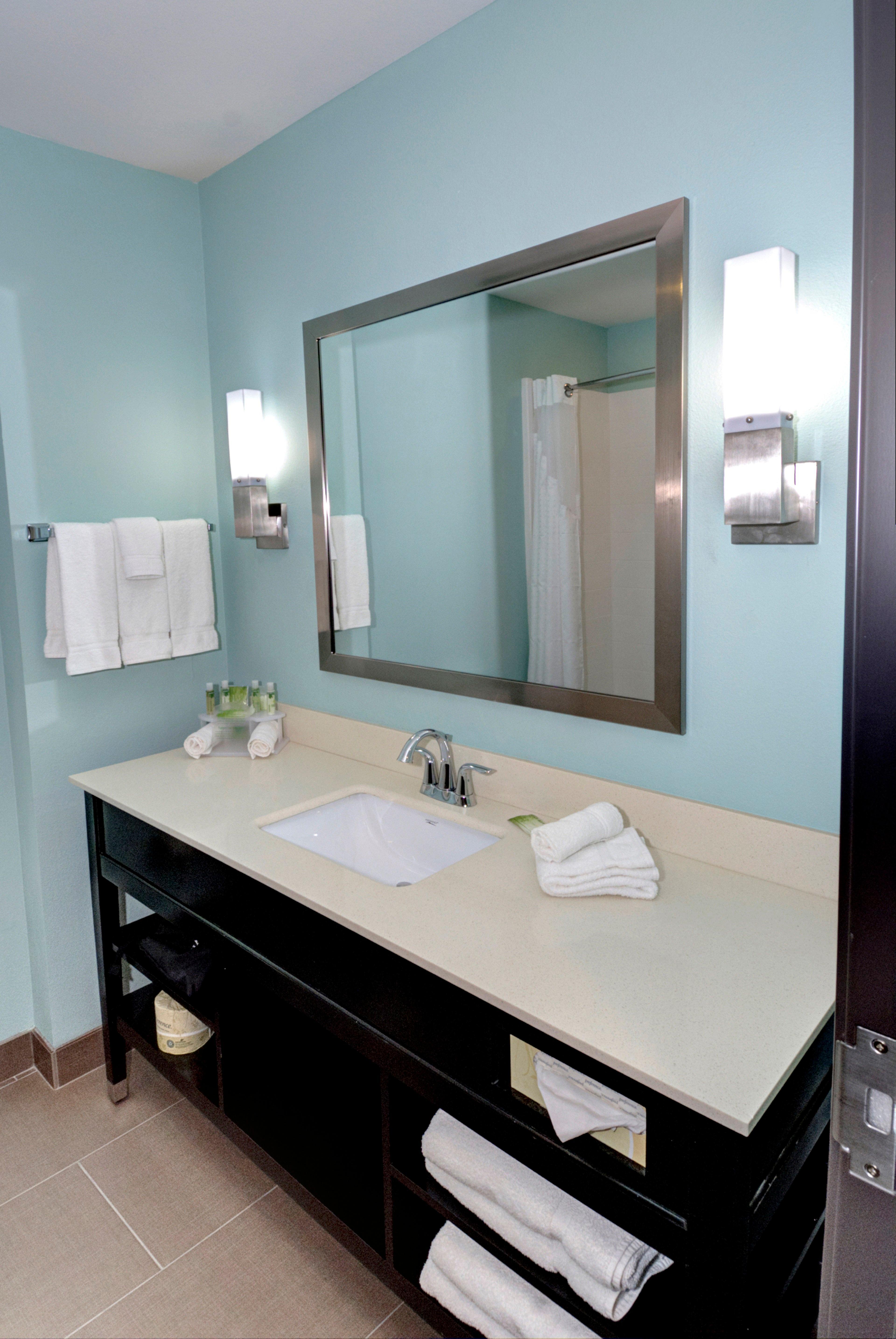 Holiday Inn Express & Suites Austin South By Ihg Exterior photo