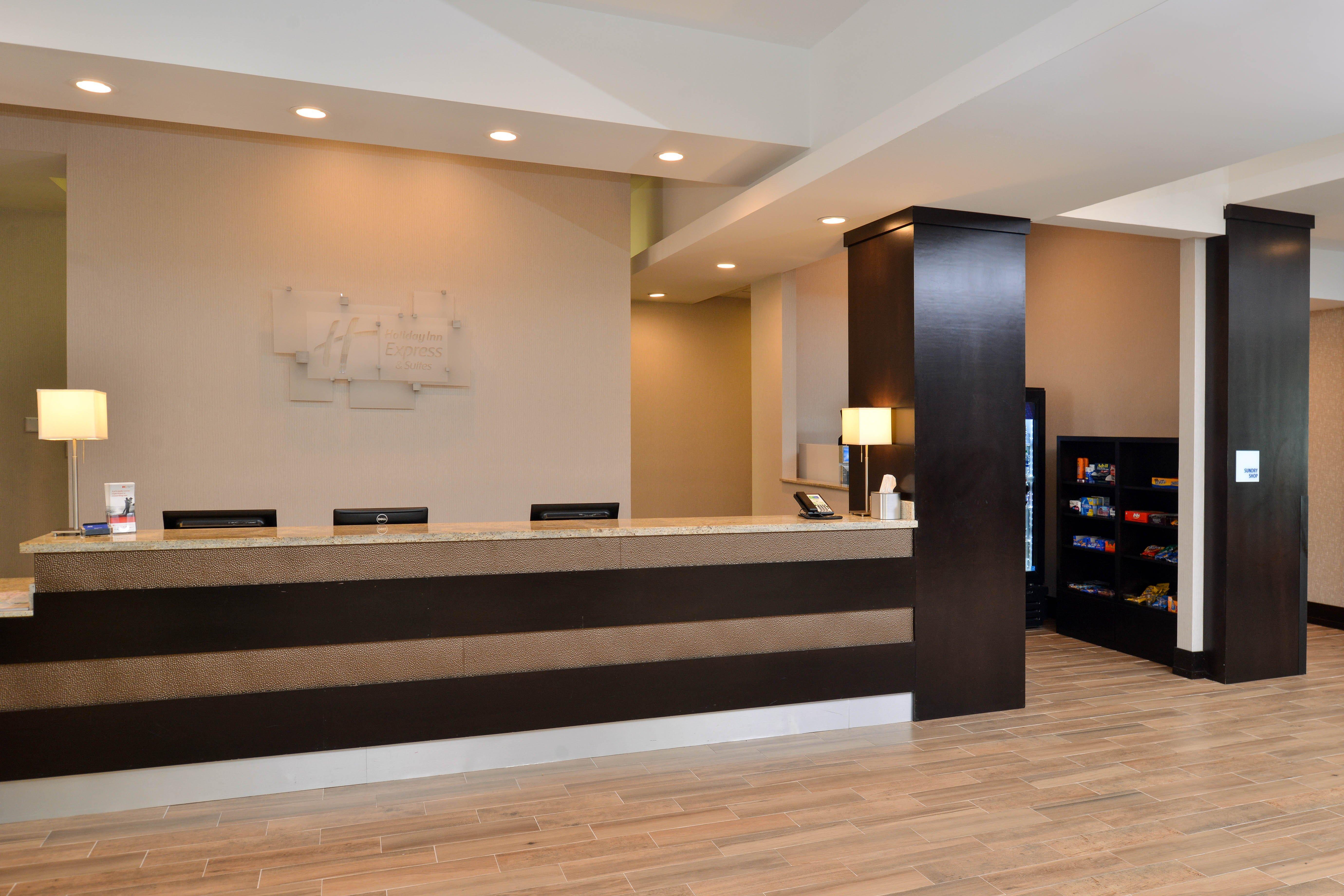 Holiday Inn Express & Suites Austin South By Ihg Exterior photo