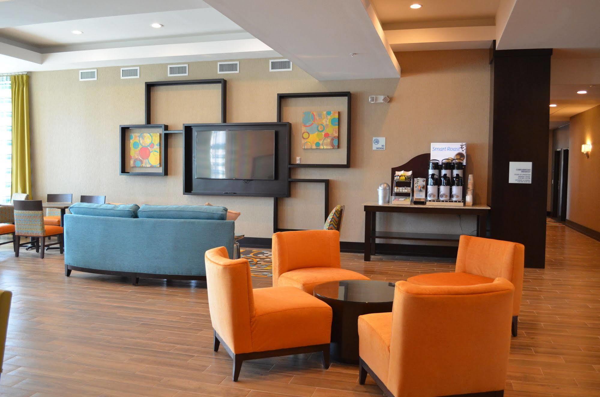 Holiday Inn Express & Suites Austin South By Ihg Exterior photo